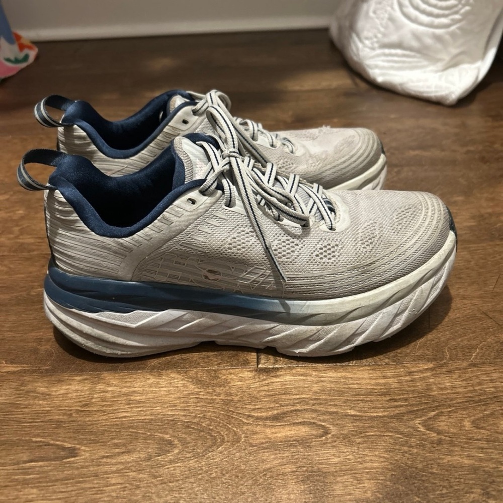 Hokas